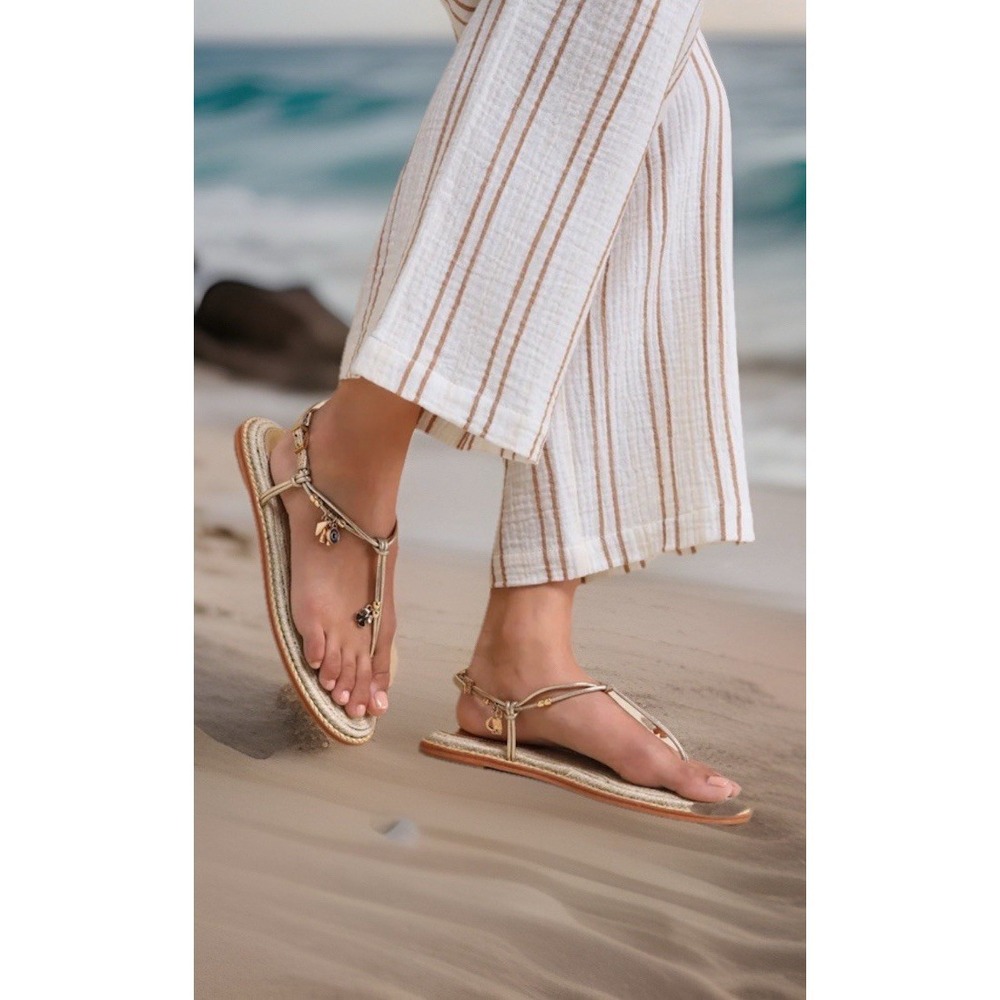 Women's Schultz Gold Metallic Mitchell Sandal With Charms Size 9.5 NWT